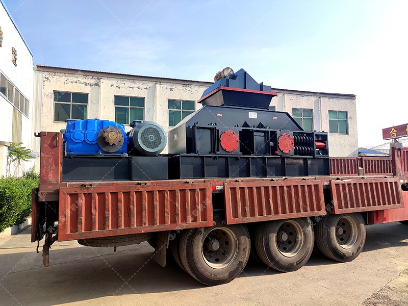 對輥細(xì)碎機_小型細(xì)碎對輥機,新型制砂細(xì)碎機生產(chǎn)視頻/型號圖片 對輥細(xì)碎機_小型細(xì)碎對輥機,新型制砂細(xì)碎機生產(chǎn)視頻/型號圖片